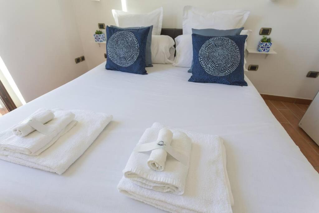 Apartamento Dimora Donna Vittoria Bari Exterior foto